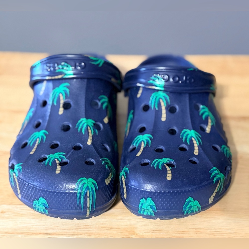 Crocs Navy Blue Vacation Palm Trees Baya Clogs sz 7